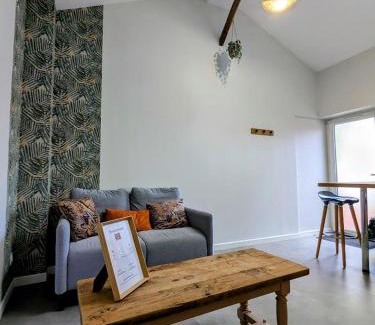 Riorges Apartment | Le Bohème, sauna & spa
