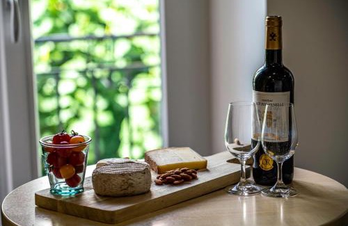 Quartier Exposition-Bajatiere Apartment | Le Boheme - Rent4night Grenoble