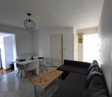 Auxonne Apartment | Le-bon-appart de plain-pied avec terrasse