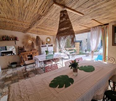Saint-Feliu-d'Avall Bed & Breakfast | Le Cèdre 1830 Maison d'hôtes de charme et spa