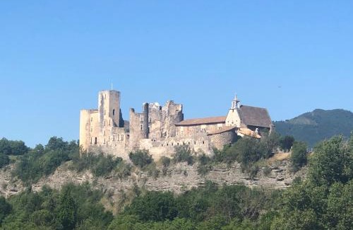 Tallard Apartment | Le camélia