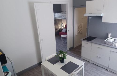 Saint-Quentin Apartment | Le Carnot Proche gare et IUT Chez Adrien