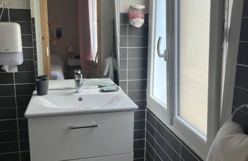 Centre Ville Hotel | Le Central Hôtel