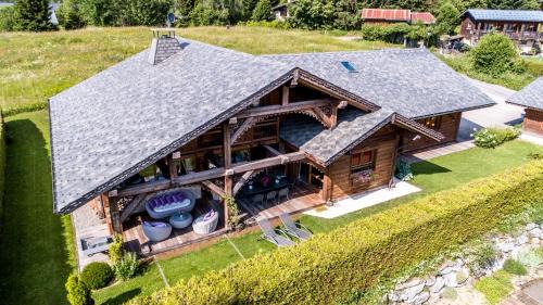 Araches-la-Frasse Ski Chalet | Le CHALAY