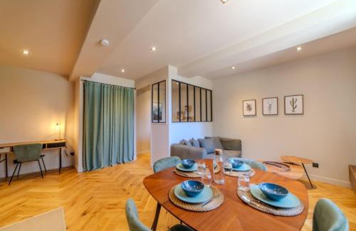 Les Serres - Vivier Apartment | Le Charmant d'Ecully Logement Unique Avec Jardin à 10 minutes de Lyon