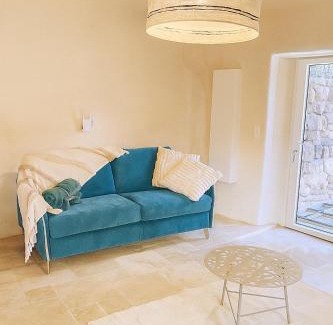 Barnas House | Le Charmelan