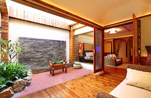 Zhushan Hotel | Le Chateau Hotel