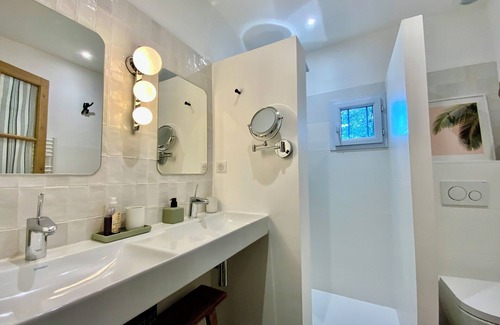 Saint-Series Other | Le Clos Paradis- Mas vigneron, mirror pool and independent studio!