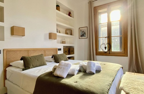 Saint-Series Other | Le Clos Paradis- Mas vigneron, mirror pool and independent studio!