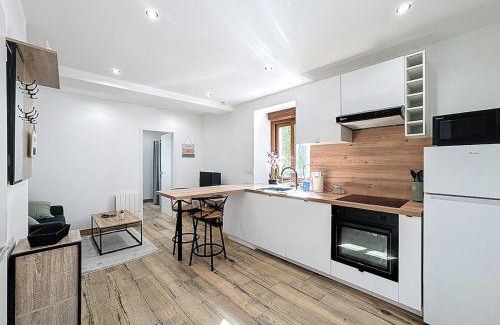 Bellegarde-sur-Valserine Apartment | Le Cocon - 5min gare à pied - Balcon - Centre ville