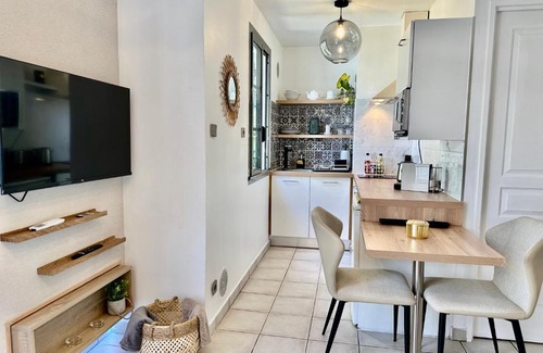 Saint-Denis Apartment | Le Coeur DAISY'L Saint Denis Centre