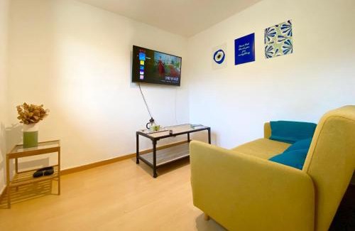 Sallanches Apartment | Le coin cosy des 4 têtes - balcon - vue montagnes - proche centre & gare