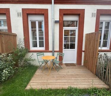 Saint - Michel Apartment | Le Coin Tranquille - metro - tram - parking - center