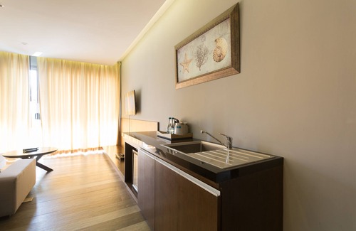 Ban Na Faek Resort | Le Coral Beach Resort and Cafe