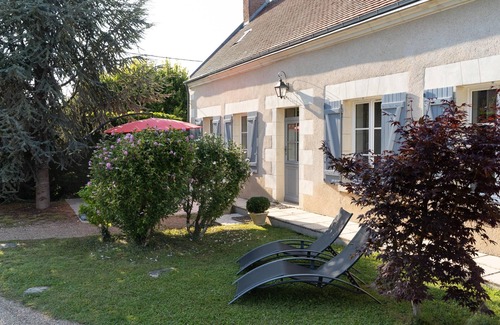 Francueil Cottage | Le Cottage du Cerf-Gîte-Ensuite with Shower