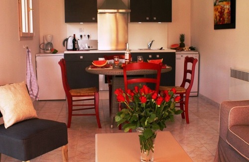 Sarlat-la-Caneda Apartment | Le Couchant-2p-terrasse-parking