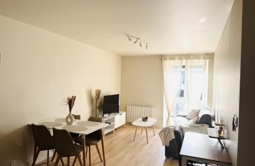 Bellegarde-sur-Valserine Apartment | Le Dolcevita Magnifique T2 à 10min de la gare à pieds