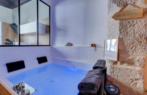 Dijon Centre Ville Apartment | Le Duché - Séjour romantique avec balnéo privative - Dijon centre