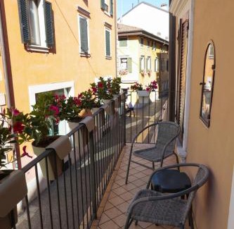Peschiera del Garda City Centre House | Le Finestre sul Borgo Rooms