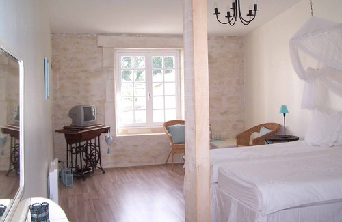 Courcelles House | Le Four à Pain - Chambres d'Hôtes