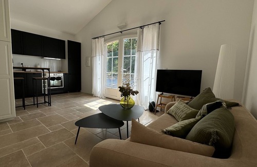 Bonnieux Apartment | Le Garage - by Maison d'Oléa