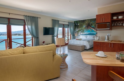 Cape Town Apartment | Le Gaulois - sea facing flat - L'Orchidee