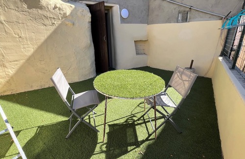 Les Mees House | Le gite des Pénitents