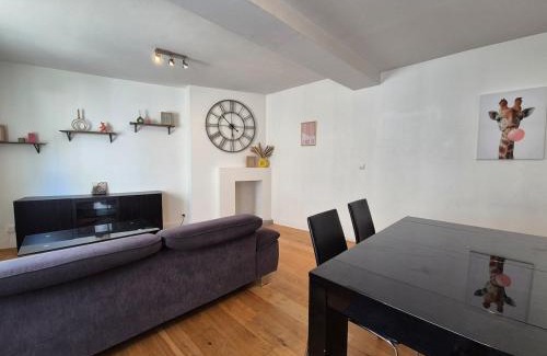 Saint-Serge Apartment | Le grand Renou - Central - Wi-Fi