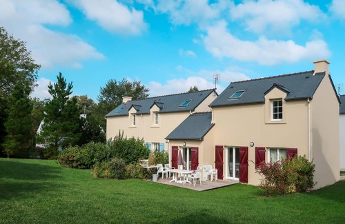 Crozon House | Le Hameau de Peemor Pen M.4 by Interhome