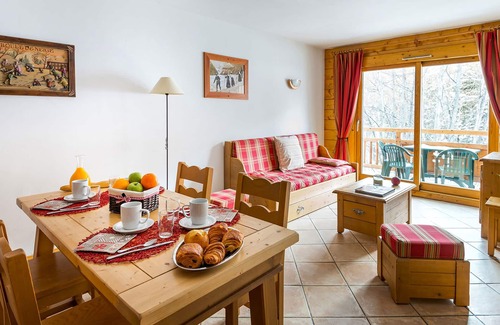 Saint-Chaffrey Apartment | Le Hameau du Rocher Blanc by Interhome