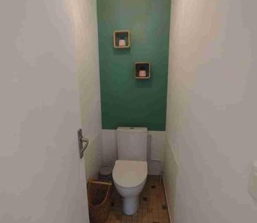 Tonnerre House | Le jardin aux iris