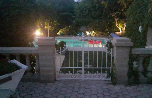 Bouc-Bel-Air Apartment | le jardin de mae