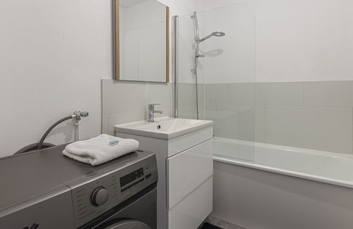 Roseraie - Orgemont Apartment | Le Jules Verne - Appartement moderne et lumineux