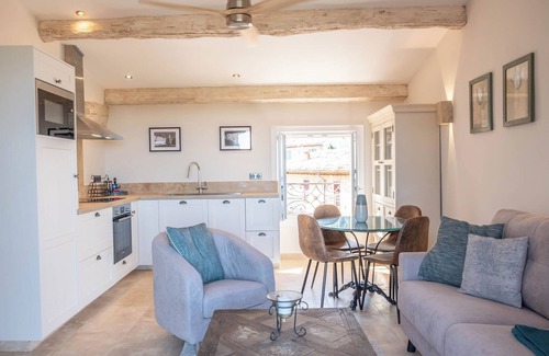 Tourrettes-sur-Loup Apartment | Le Loft de Borgada