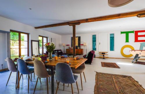 Labouheyre House | Le Loft - grand écran - piscine - baby foot -