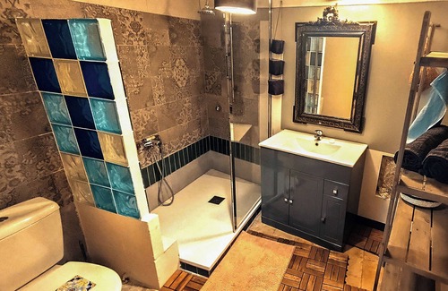 Pezenas Apartment | Le Loft Molière - whirlpool bath - 50m² - France