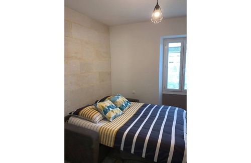 Chauray Apartment | ⭐Le Lumineux⭐ Downtown - Wi-Fi - Free parking