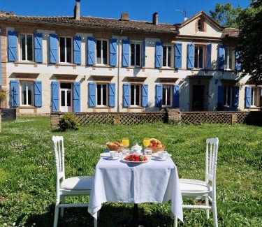 Lisle-sur-Tarn Hotel | Le Manoir de Lisle