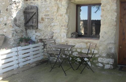Quinson Bed & Breakfast | Le Mas De La Chérine