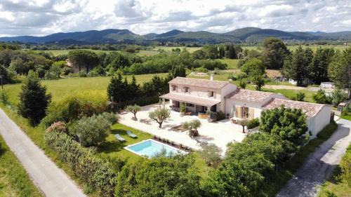 Bagard House | "Le Mazet de la Draille" - Gîtes et Mas en Cévennes - Meublé de Tourisme 5 Etoiles - jusqu'à 14 personnes - Piscine et Jacuzzi
