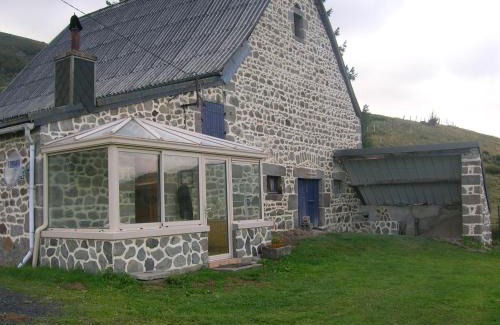 Chambon-sur-Lac House | le monne (dit la fermette)