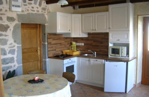 Chambon-sur-Lac House | le monne (dit la fermette)