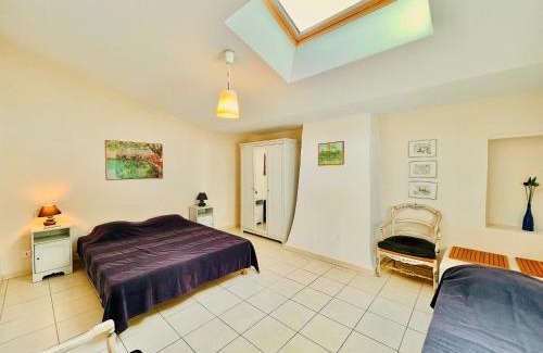 Istres House | Le Moun Mazet gîte rural 3 étoiles, CLIM, Nature, 6 personnes