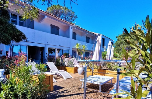 Ile du Levant Apartment | Le Myrtil Apartment T2-33m2 Air conditioned Sea view Terrace 30m2