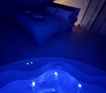 Houssen Apartment | Le Nid d'Amour 2pers/wifi/sauna