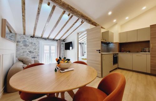 Antibes Old Town Apartment | Le Nid de Revennes - séjour cosy dans la vieille ville d'Antibes