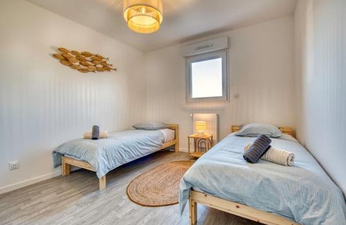 Merville-Franceville-Plage House | Le Nid Familial de Merville Maison neuve proche Plage 6 pers