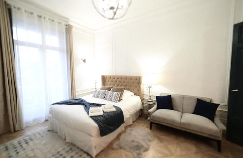 Thermal Apartment | LE PALAIS DES PARCS - Chic - Centre Ville - Face au Parc