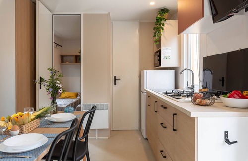 Giens House | Le Palmier, mobile home not overlooked