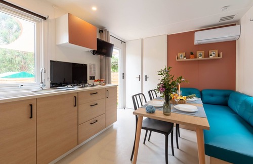 Giens House | Le Palmier, mobile home not overlooked